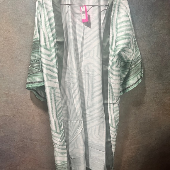 Brand new!!! Sassy Jones one size duster. - Picture 2 of 7